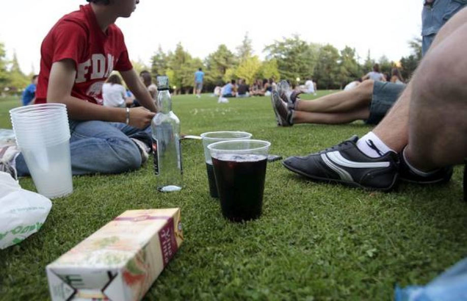 El consumo de bebidas alcohólicas en espacios públicos en Villavicencio quedó prohíbo 1