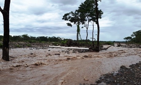 Río Guacavía, arrastró tramo de la tubería de la Línea de aducción del Acueducto de Cumaral. 1