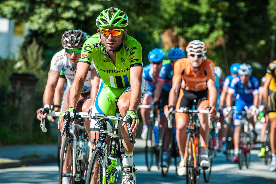 Ciclistas lesionados en primera etapa de la Vuelta de la Juventud 1