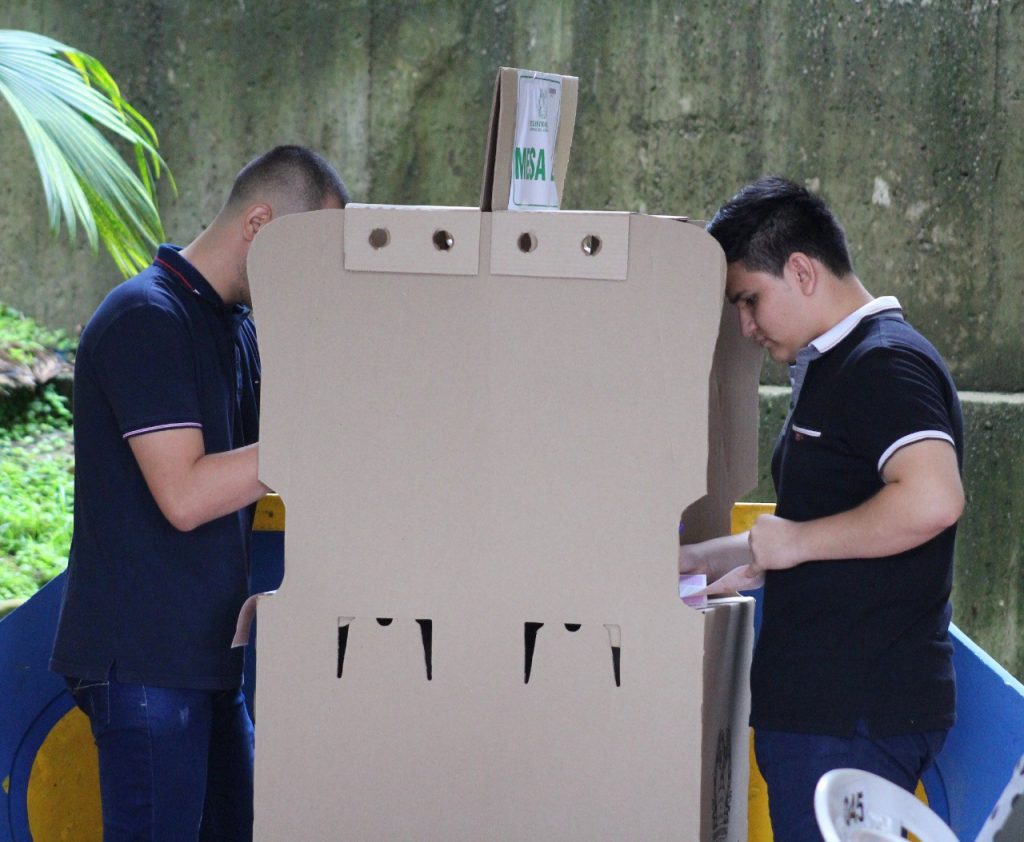 En imágenes: Así fue la jornada electoral en Villavicencio 15