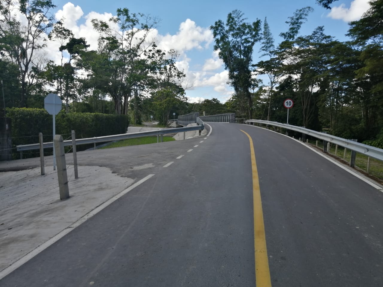 Avanza pavimentación de vía rural en Guamal 1