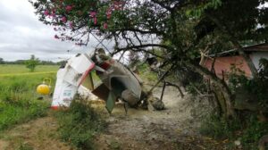 Así hacen la investigación del accidente de avioneta en zona rural de Puerto López 3