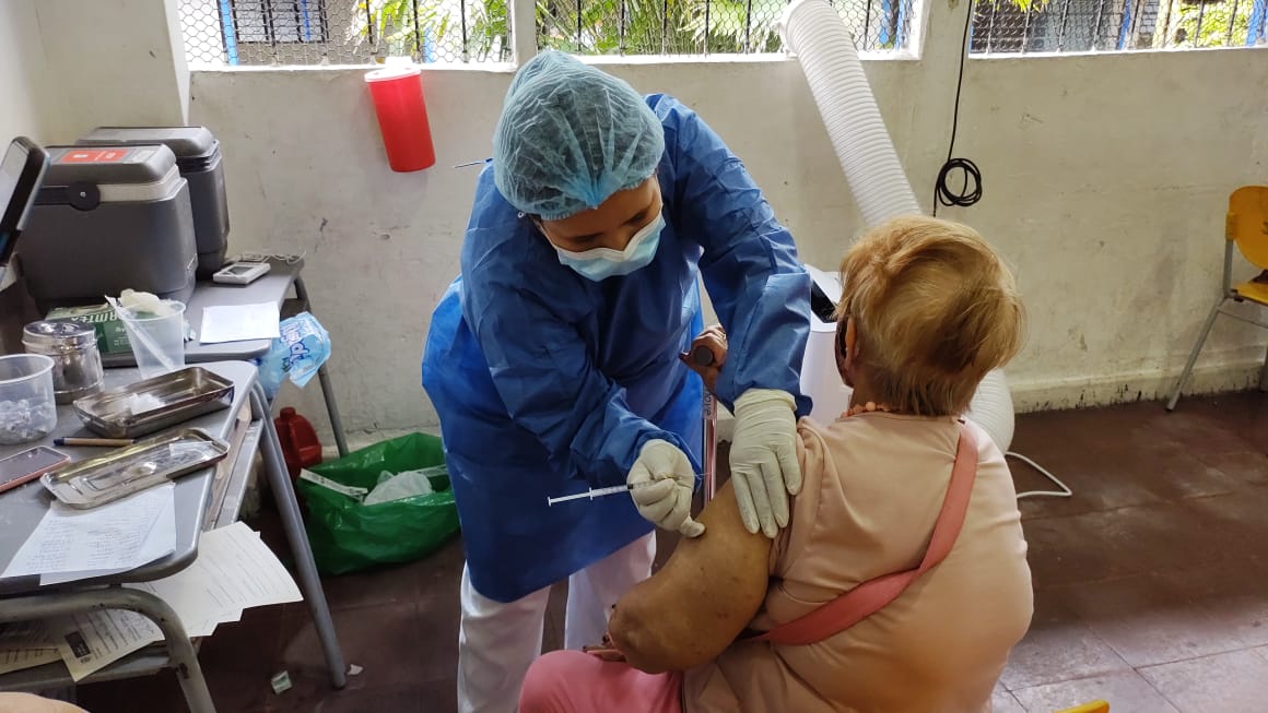 Mayores de 65 años ya se pueden vacunar contra covid-19 en Villavicencio 1