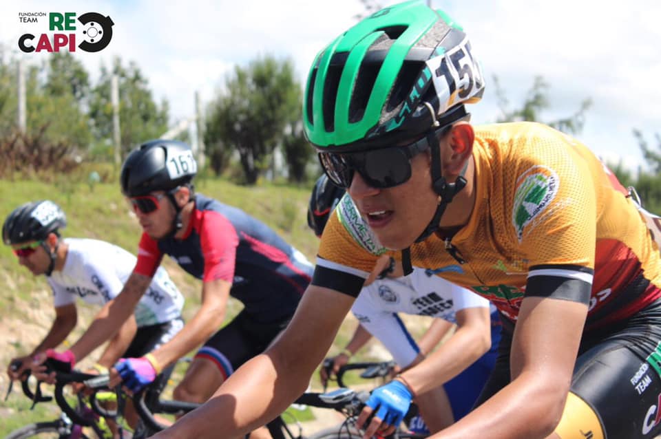 Ciclistas llaneros participaron en 'Vuelta de la Juventud 2021' 1