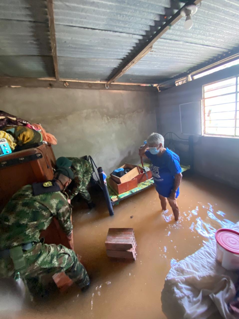 Ejército apoya a damnificados en San José del Guaviare 1