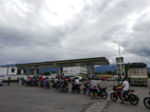 Comienzan a escasear alimentos y combustible en municipios del Meta 2