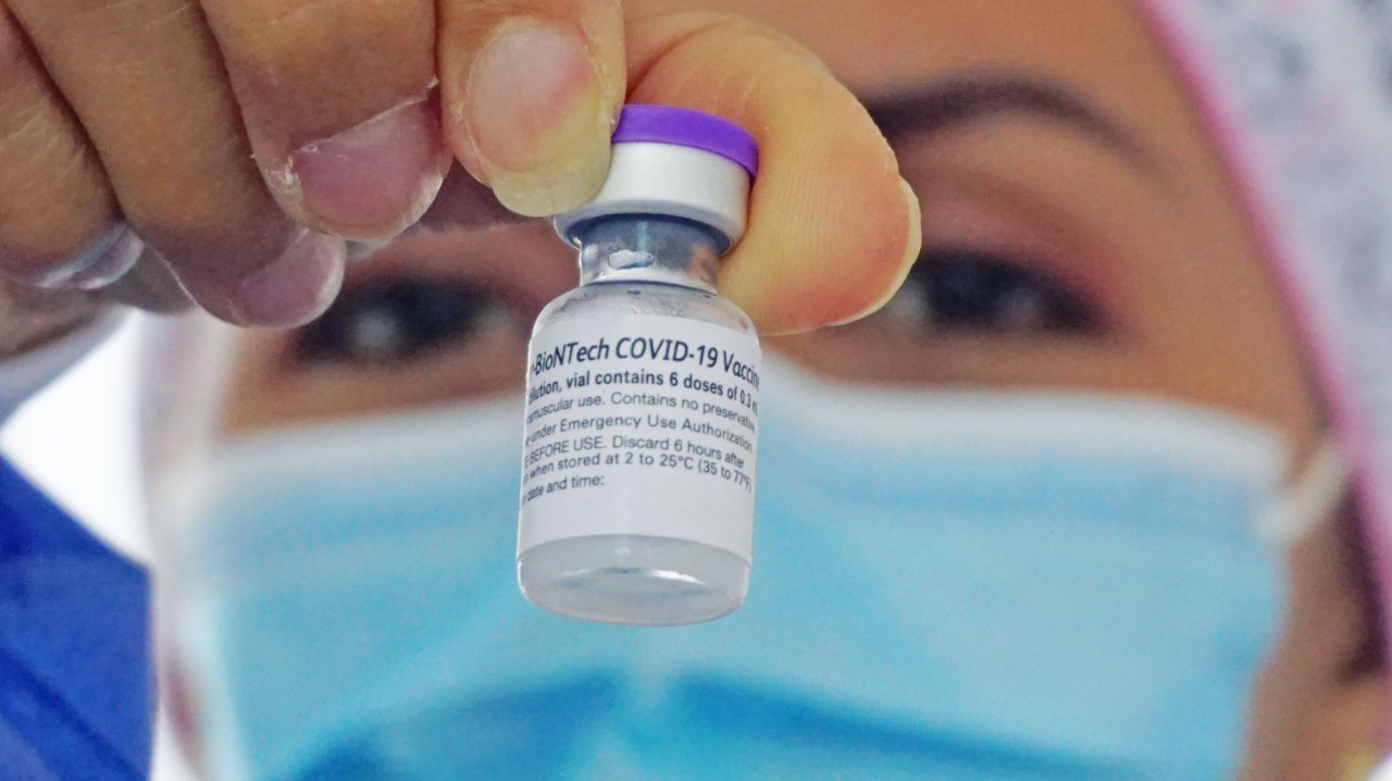 Empresas privadas empiezan a vacunar a sus empleados 1