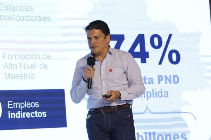 Ministro de Ciencia, Tito Crissien.
