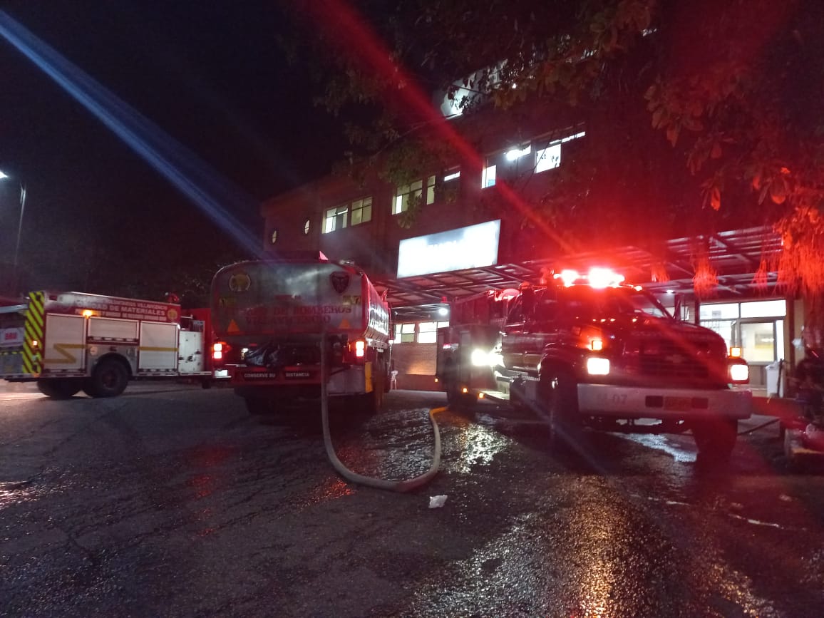 Alerta roja, toque de queda y ley seca en el Meta por incendio en Hospital Departamental 1