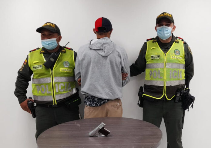 En flagrancia capturan a delincuente conocido como «Mikol» - Noticias de Colombia