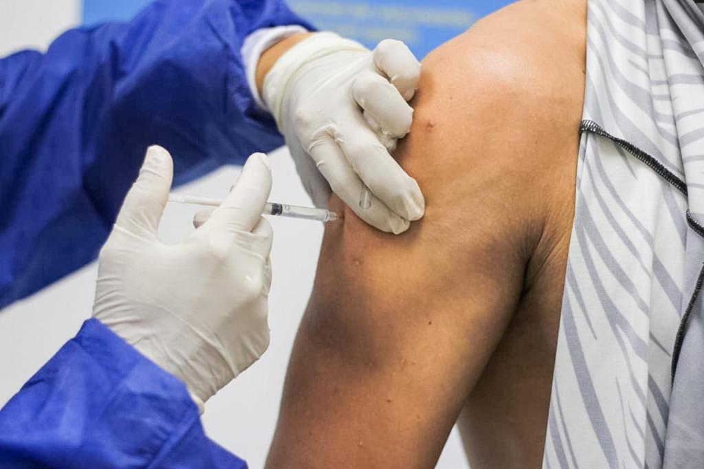 ‘Los no vacunados producirán la próxima variante’: Epidemiólogo 1