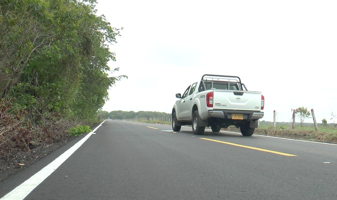 Mejoran la vía de 17 kms entre Puerto López, Puerto Guadalupe y Remolinos 1