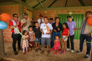 Entregan 10 viviendas propias a resguardos indígenas en Puerto López 3