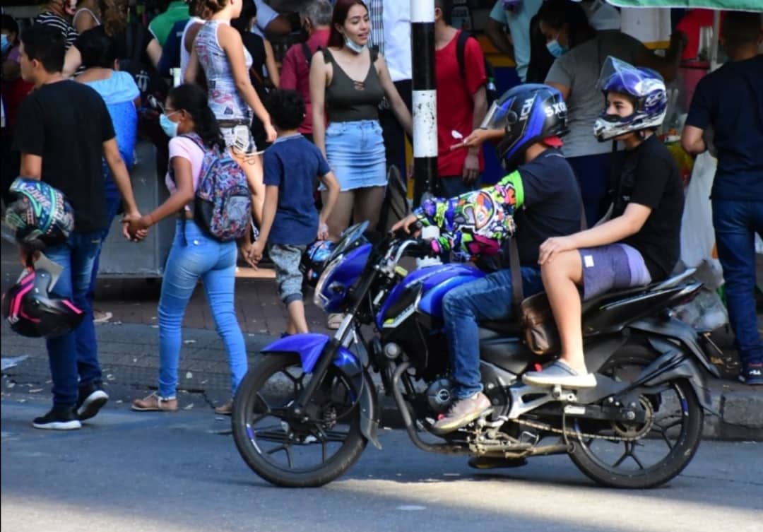 Prohibido parrillero en moto en Villavicencio 1