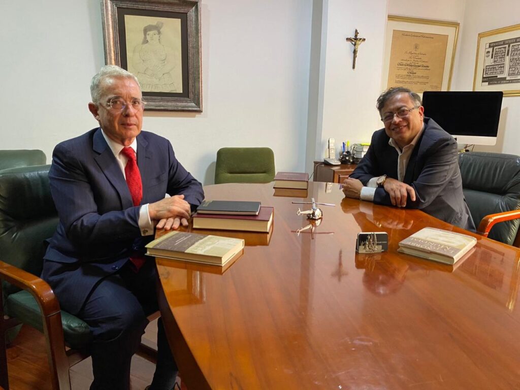 Testigo llanero cuenta detalles de cómo fue la reunión Uribe-Petro 2