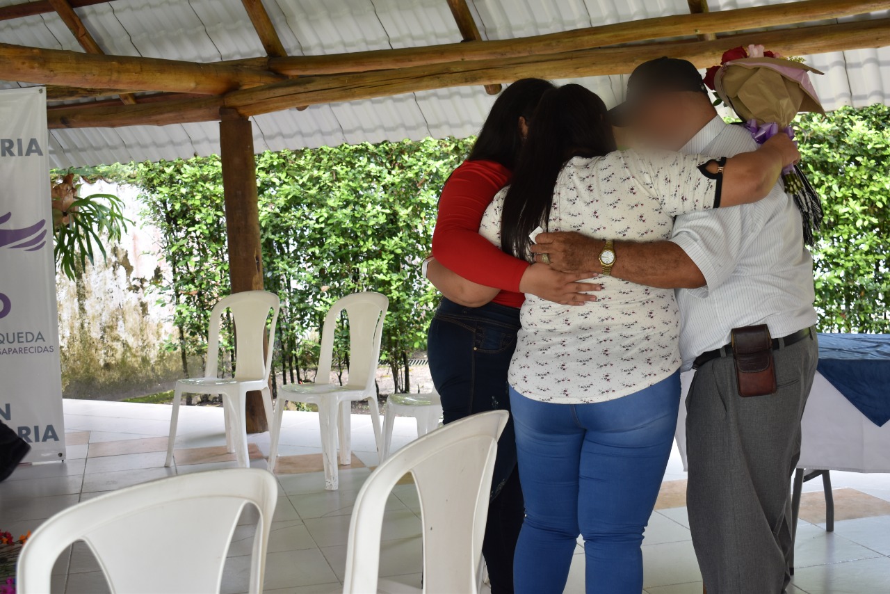 El reencuentro en Mesetas de una hija con su padre después de casi 50 años 1