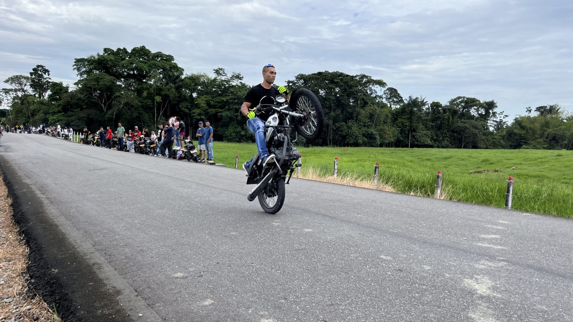 Stunt, práctica emergente, perseguida y sin escenarios 1 Stunt, práctica emergente, perseguida y sin escenarios 1