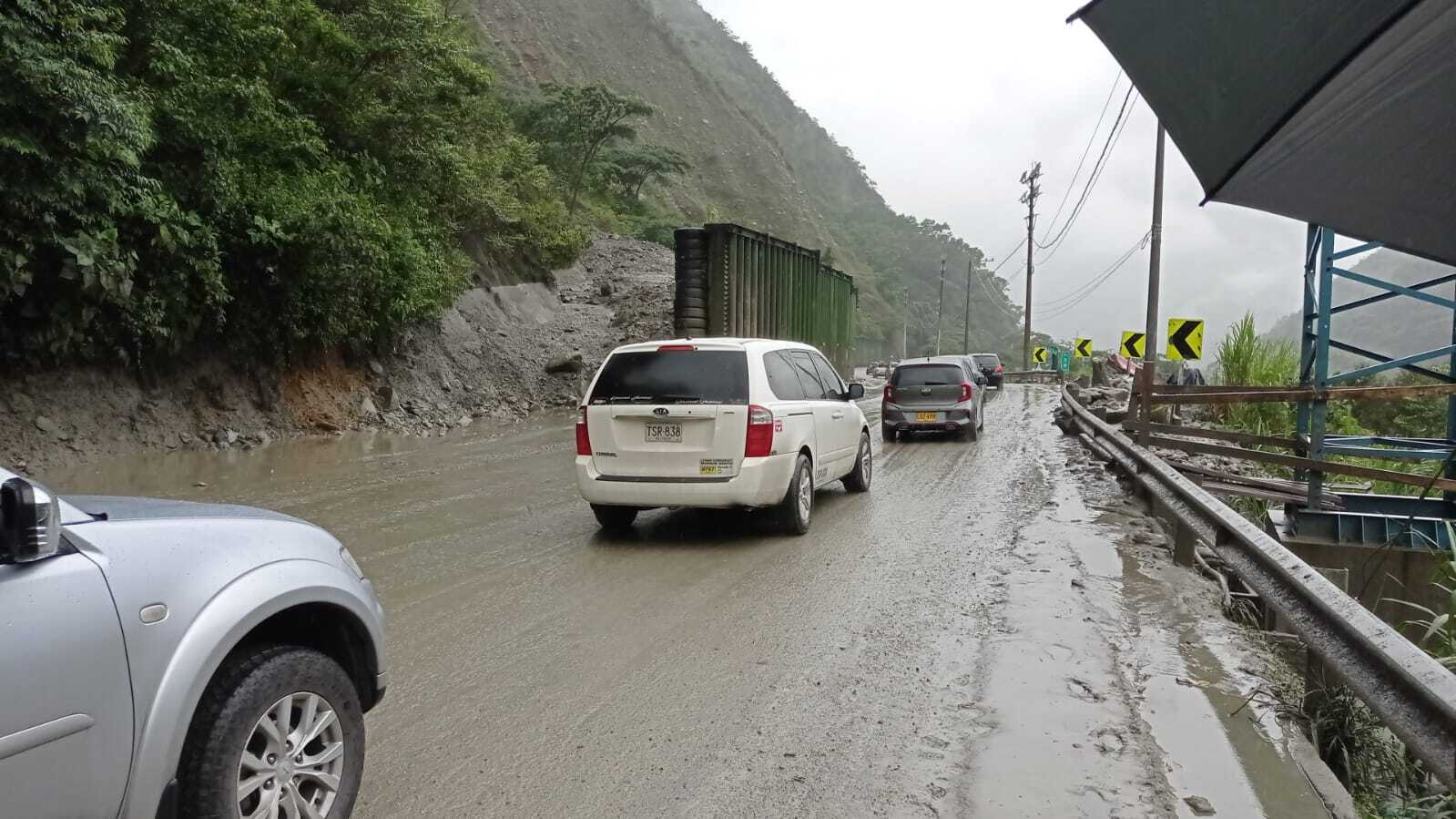 Gobernador denuncia falta de mantenimiento en el km 58 y atraso en las obras del viaducto 1