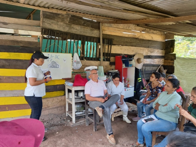 Productores víctimas del conflicto recibieron taller sanitario aviar 1