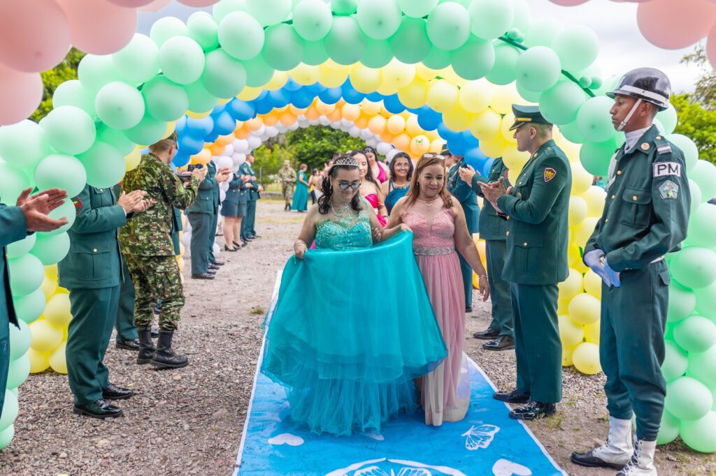 Cumpliendo sueños: Ejército celebró los 15 años de jóvenes en condición de discapacidad 2