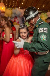Cumpliendo sueños: Ejército celebró los 15 años de jóvenes en condición de discapacidad 3