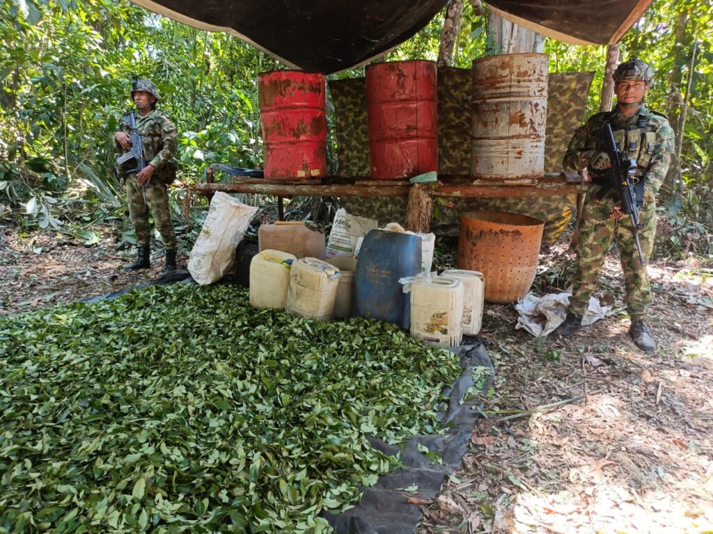 Ejército ubicó tres laboratorios de coca en Mapiripán 2