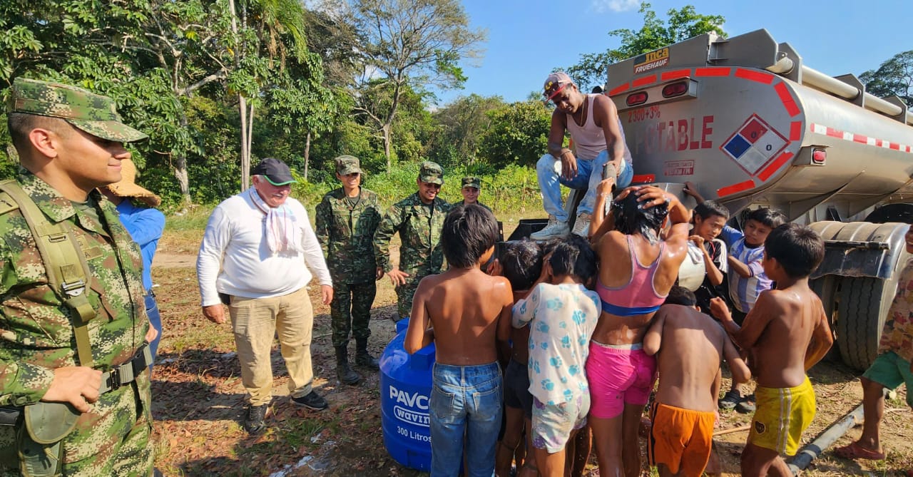Ejército suministró 10 mil litros de agua a resguardo indígena del Guaviare 1