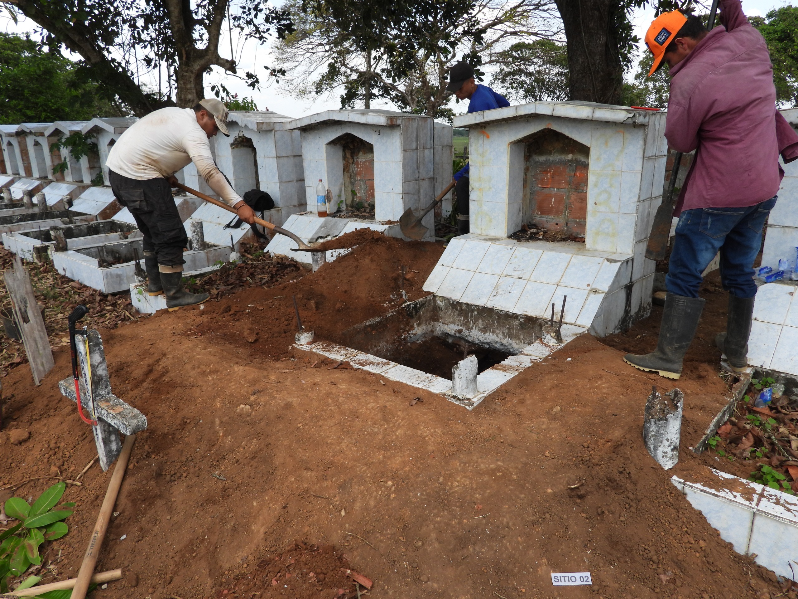 Recuperan seis cuerpos en cementerio veredal de Vista Hermosa 1
