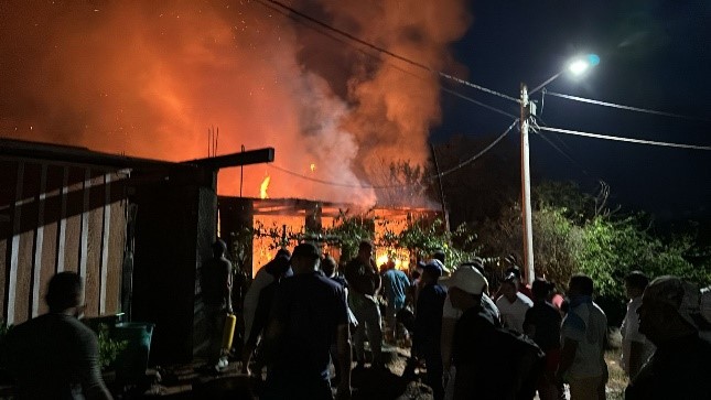 Incendio en Mapiripán deja dos familias damnificadas 1