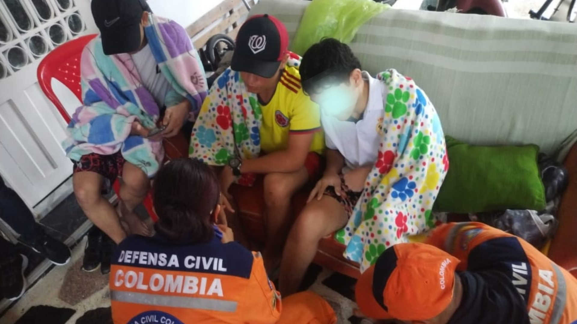 Hallan a menores desaparecidos en la vereda Buenos Aires 1 Hallan a menores desaparecidos en la vereda Buenos Aires 1