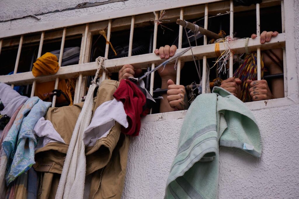 Abrazos de libertad: Avanza la liberación de presos políticos en Venezuela 2