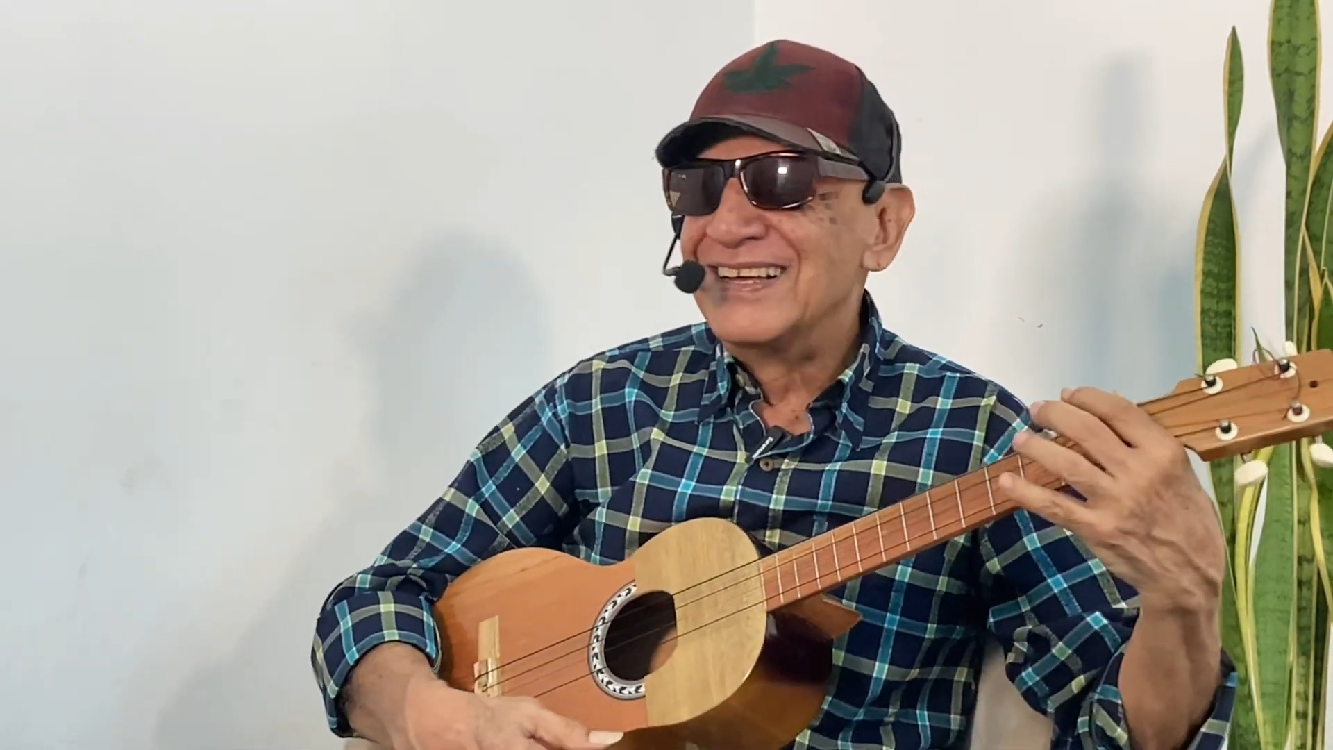 El artista detrás del himno navideño, 'Tabaco y ron' 1 El artista detrás del himno navideño, 'Tabaco y ron' 1