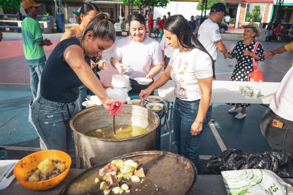 Con 'Ollas Comunitarias' llevan comida a barrios vulnerables en Casanare 3 Con 'Ollas Comunitarias' llevan comida a barrios vulnerables en Casanare 3