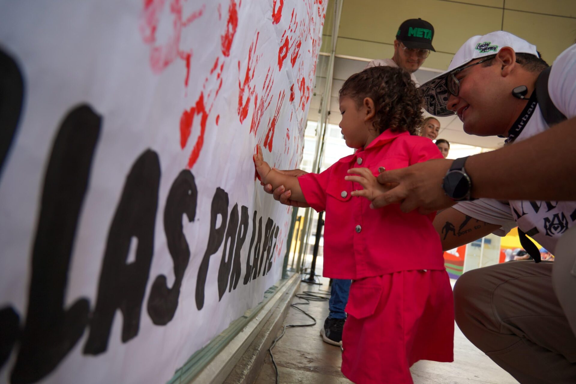 Villavicencio conmemoró el Día Internacional de las Manos Rojas en rechazo al reclutamiento infantil 2