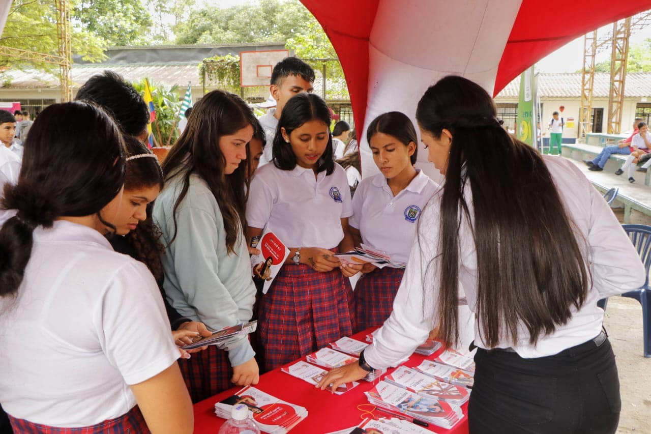 Para estudiar, la esperanza son los Fondos de Educación del Meta 1 Para estudiar, la esperanza son los Fondos de Educación del Meta 1