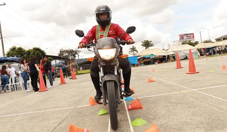 Estas son las nuevas señales de tránsito para motociclistas 1 Estas son las nuevas señales de tránsito para motociclistas 1