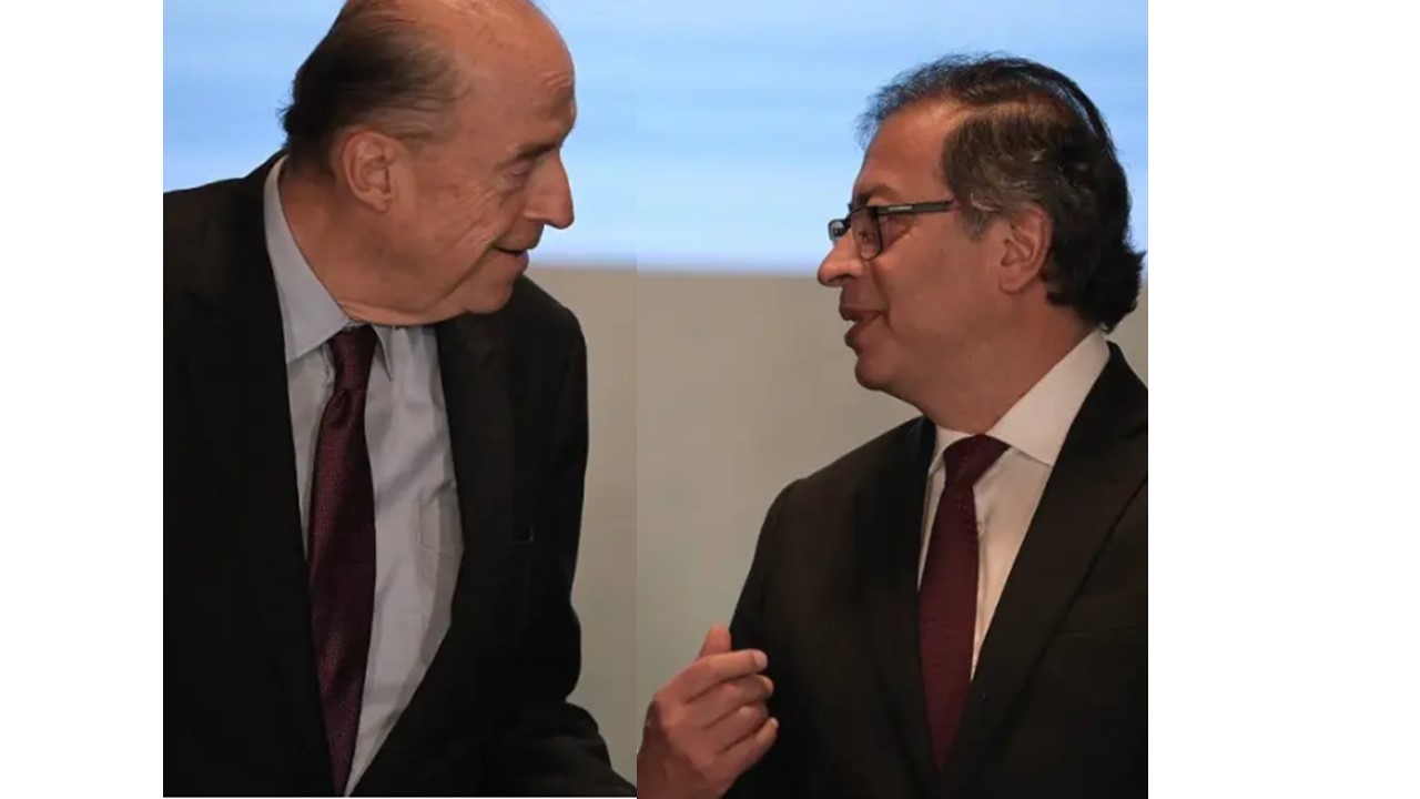 Álvaro Leyva acusó a Gustavo Petro de adicción a las drogas; Presidente ataca a la prensa 1 Álvaro Leyva acusó a Gustavo Petro de adicción a las drogas; Presidente ataca a la prensa 1