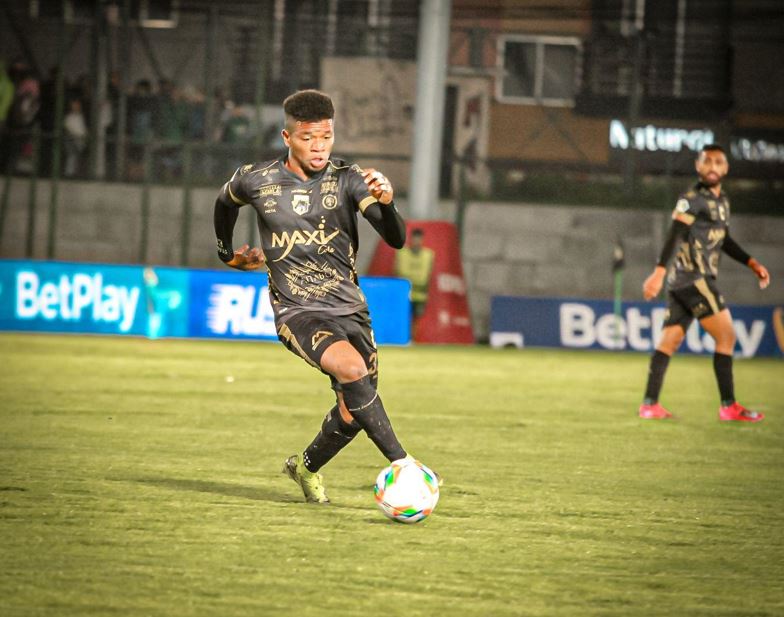 Llaneros F.C. no concretó oportunidades y Alianza Valledupar lo castigó en Bogotá 1