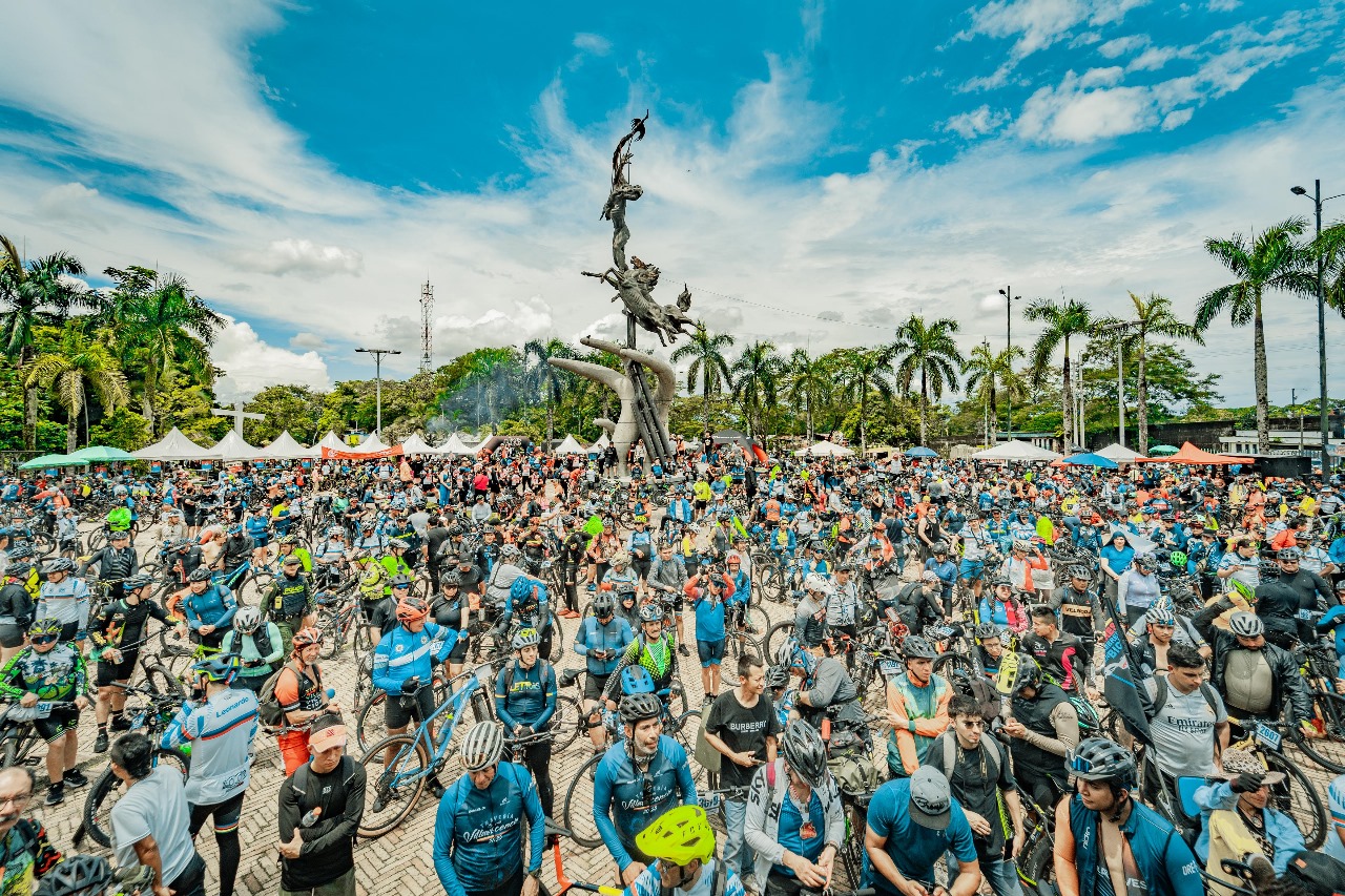 Cerca de 17.000 ciclistas llegaron a Villavicencio en la Séptima Travesía desde Bogotá 2 Cerca de 17.000 ciclistas llegaron a Villavicencio en la Séptima Travesía desde Bogotá 2