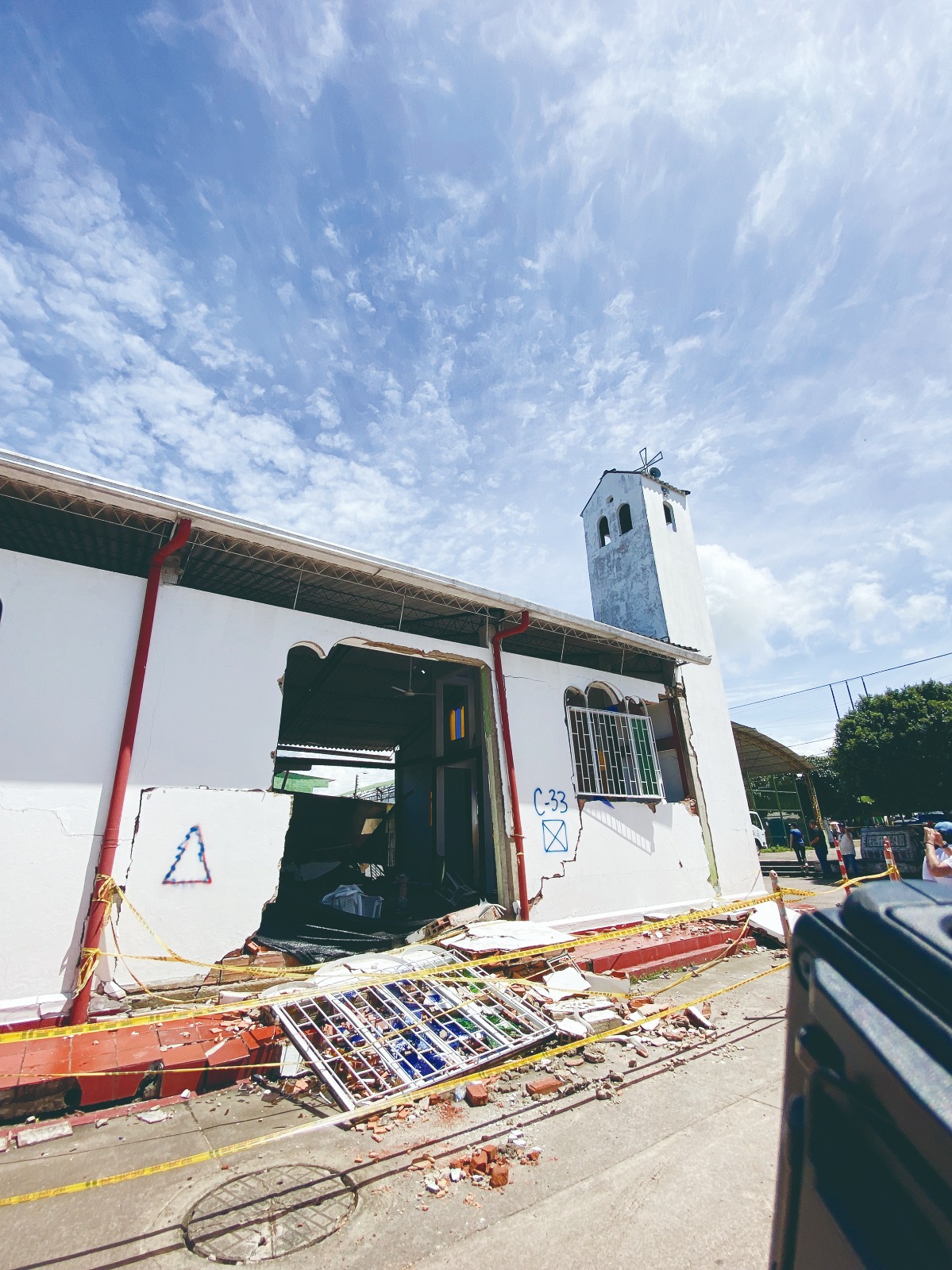 Entre ruinas y oración, Paratebueno se levanta tras el terremoto del 8 de junio 3 Entre ruinas y oración, Paratebueno se levanta tras el terremoto del 8 de junio 3