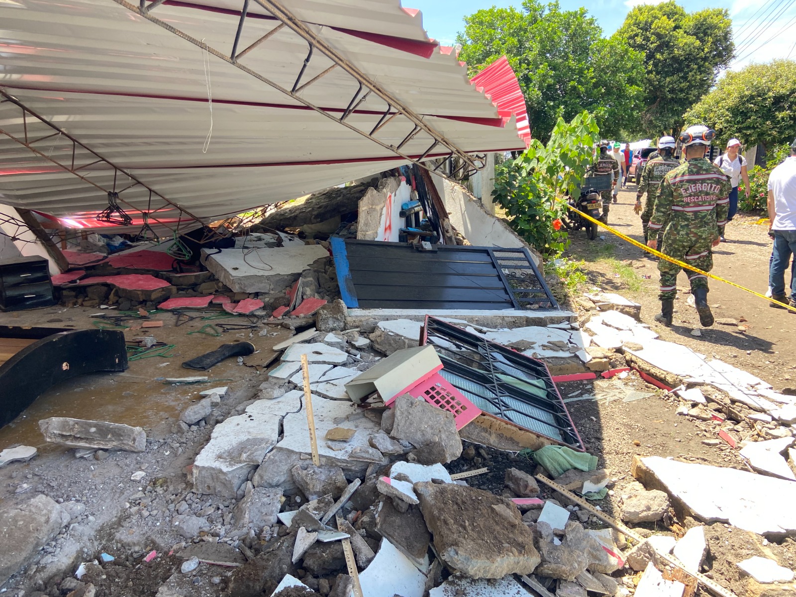 Entre ruinas y oración, Paratebueno se levanta tras el terremoto del 8 de junio 5 Entre ruinas y oración, Paratebueno se levanta tras el terremoto del 8 de junio 5