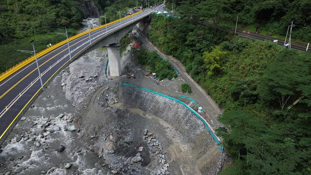MinTransporte supervisa obras en puntos críticos de la vía al Llano
