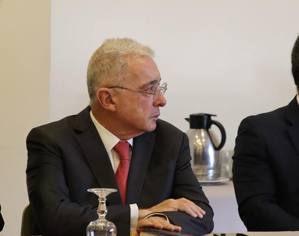 Álvaro Uribe Vélez, culpable por fraude procesal y soborno en actuación penal 1 Álvaro Uribe Vélez, culpable por fraude procesal y soborno en actuación penal 1