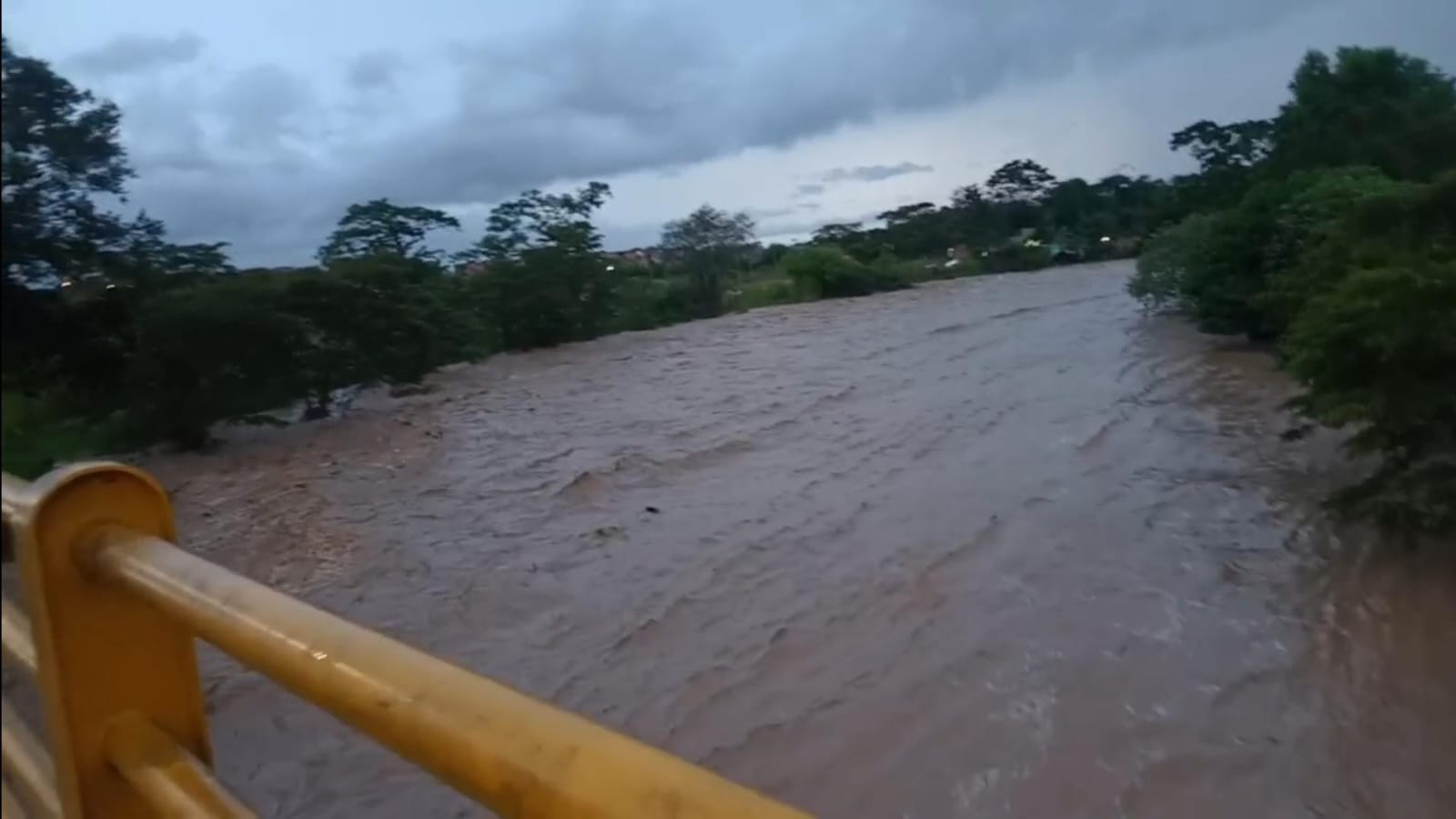 Río Ocoa amenaza con nuevas inundaciones: autoridades piden estar alerta 3