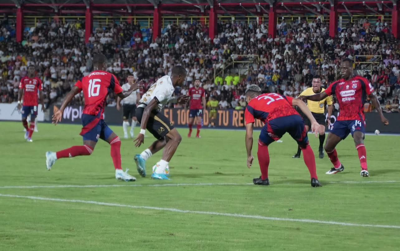 Cayó el invicto de Llaneros en un duelo vibrante ante el Medellín 8