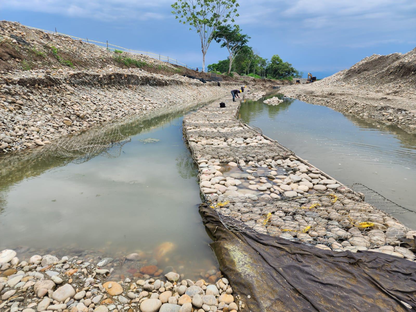 Inauguran obra de protección en la margen derecha del río Ariari en Granada 19