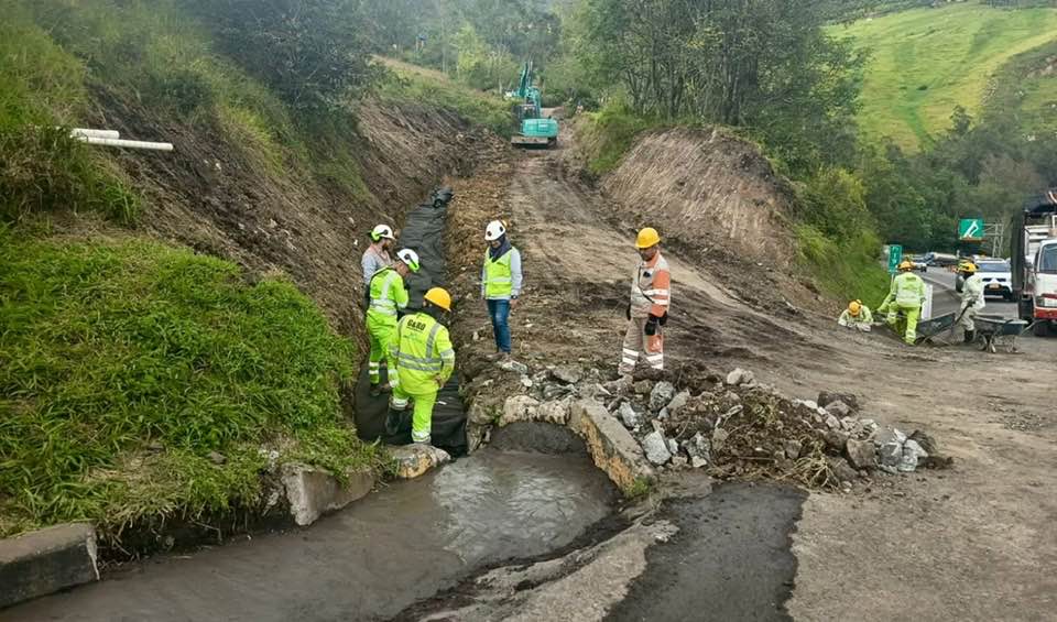 Lluvias retrasaron inicio de obras en la vía antigua al Llano, pero los trabajos avanzan 15