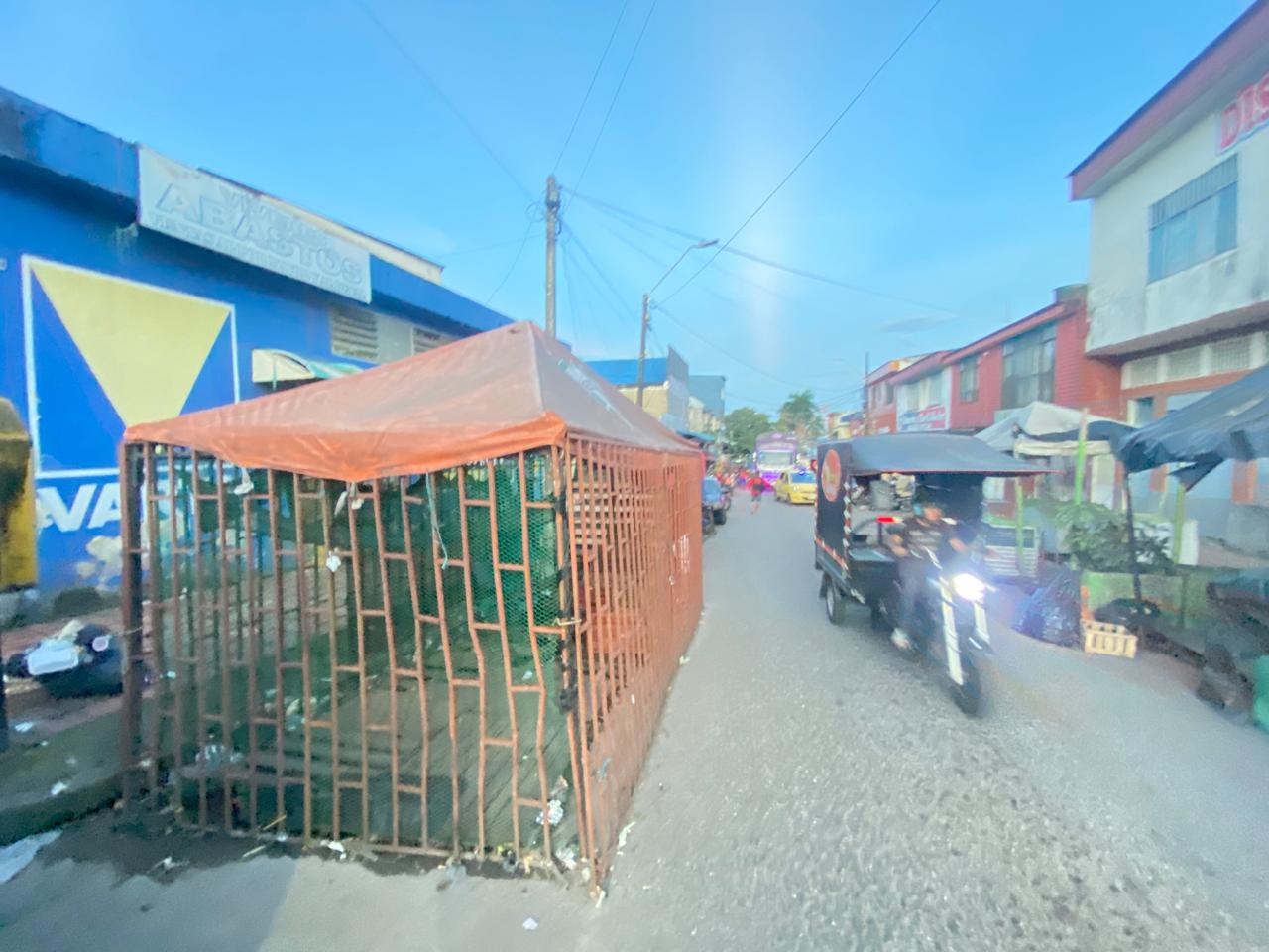 Invasión del espacio público: un eterno dilema en el centro de Villavicencio 2 Invasión del espacio público: un eterno dilema en el centro de Villavicencio 2
