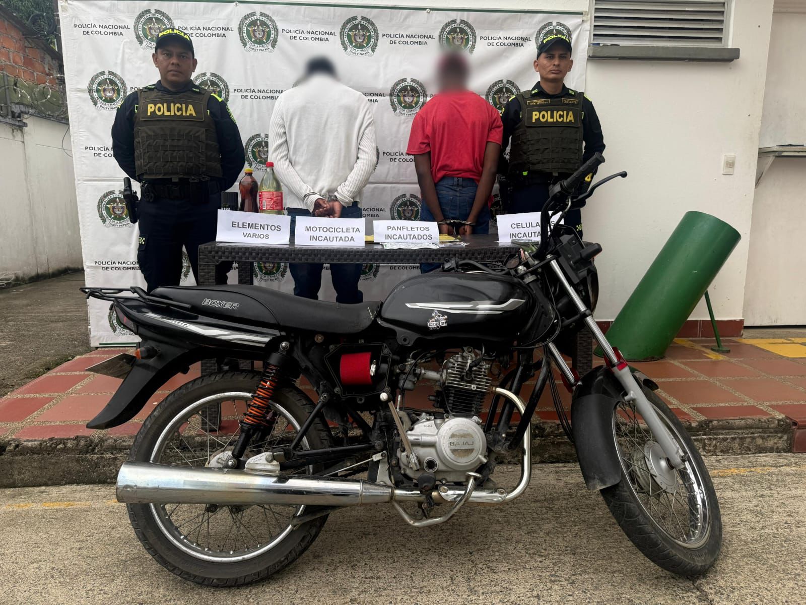 Capturados dos hombres por entregar panfletos extorsivos en Fuentedeoro 7