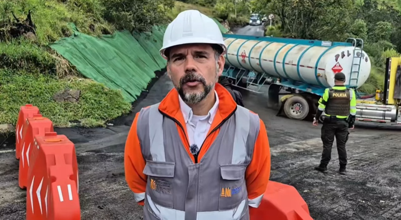 Fernando Castillo, Dir. Operación Vial Coviandina dialogó sobre la contingencia en el km 18 | Entrevista 1 Fernando Castillo, Dir. Operación Vial Coviandina dialogó sobre la contingencia en el km 18 | Entrevista 1